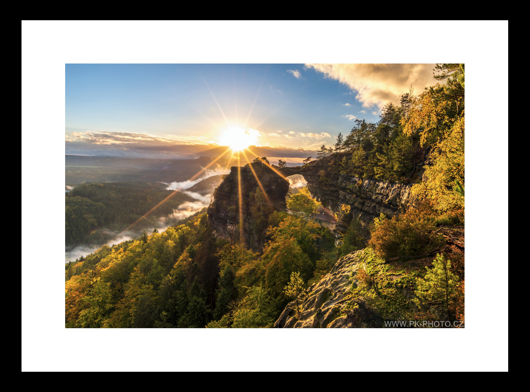 Náhled jak vypadá fotoobraz (rozměry rámu cca 53*42cm a za paspartou je fotografie formátu A3 - samozřejmě bez vodoznaku)